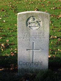 Cite Bonjean Military Cemetery Armentieres - Davidson, A E