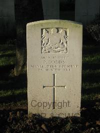 Cite Bonjean Military Cemetery Armentieres - Dodds, P