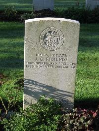 Cite Bonjean Military Cemetery Armentieres - Edmunds, J G