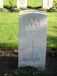 Cite Bonjean Military Cemetery Armentieres - Elder, J