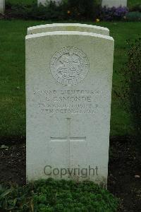 Cite Bonjean Military Cemetery Armentieres - Esmonde, Geoffrey