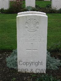 Cite Bonjean Military Cemetery Armentieres - Evans, John Richard