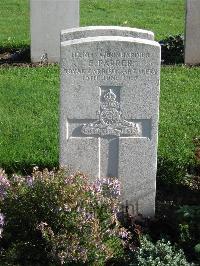 Cite Bonjean Military Cemetery Armentieres - Farrer, E