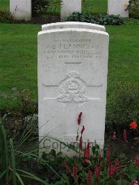 Cite Bonjean Military Cemetery Armentieres - Flannelly, R E