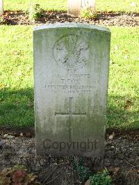 Cite Bonjean Military Cemetery Armentieres - Fox, T