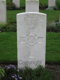 Cite Bonjean Military Cemetery Armentieres - Giblin, Robert Arthur