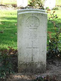 Cite Bonjean Military Cemetery Armentieres - Glass, David