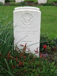 Cite Bonjean Military Cemetery Armentieres - Glen, W