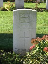 Cite Bonjean Military Cemetery Armentieres - Greenwood, H