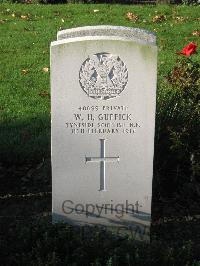 Cite Bonjean Military Cemetery Armentieres - Guffick, W H