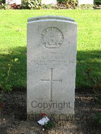 Cite Bonjean Military Cemetery Armentieres - Haas, Thomas James