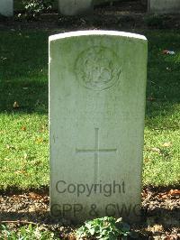 Cite Bonjean Military Cemetery Armentieres - Hale, Sidney John