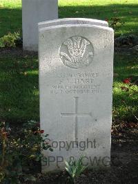 Cite Bonjean Military Cemetery Armentieres - Hart, F L