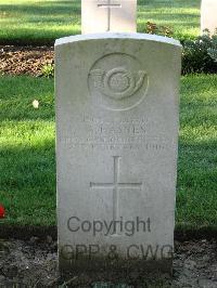 Cite Bonjean Military Cemetery Armentieres - Haynes, A