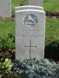 Cite Bonjean Military Cemetery Armentieres - Heald, H