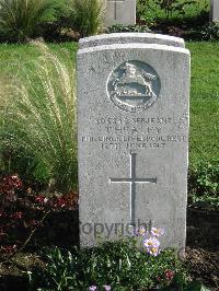 Cite Bonjean Military Cemetery Armentieres - Healey, T