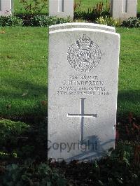 Cite Bonjean Military Cemetery Armentieres - Henderson, J