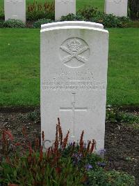 Cite Bonjean Military Cemetery Armentieres - Hillman, F W