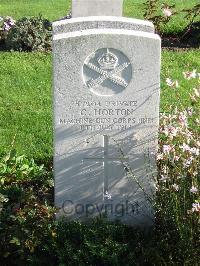 Cite Bonjean Military Cemetery Armentieres - Horton, C