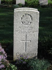 Cite Bonjean Military Cemetery Armentieres - Howe, Ivan James