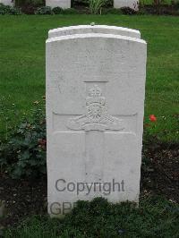 Cite Bonjean Military Cemetery Armentieres - Hulford, G E