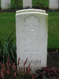 Cite Bonjean Military Cemetery Armentieres - Hurley, Thomas James