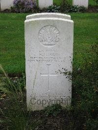 Cite Bonjean Military Cemetery Armentieres - Irish, Howard Otis