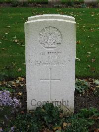 Cite Bonjean Military Cemetery Armentieres - Jones, Thomas