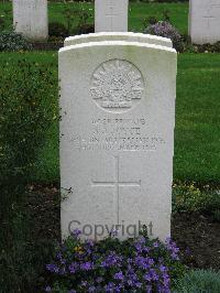 Cite Bonjean Military Cemetery Armentieres - Joyce, Selby Joseph