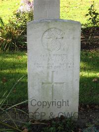 Cite Bonjean Military Cemetery Armentieres - Kelly, J