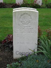 Cite Bonjean Military Cemetery Armentieres - Kloester, Albert August