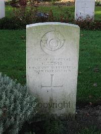 Cite Bonjean Military Cemetery Armentieres - Lewis, G