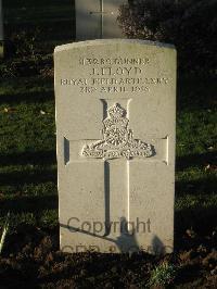 Cite Bonjean Military Cemetery Armentieres - Lloyd, J