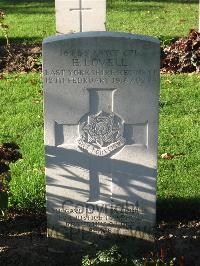 Cite Bonjean Military Cemetery Armentieres - Lovell, E