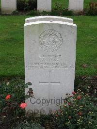 Cite Bonjean Military Cemetery Armentieres - Lowe, Alexander