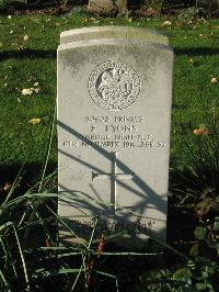 Cite Bonjean Military Cemetery Armentieres - Lyons, Edward