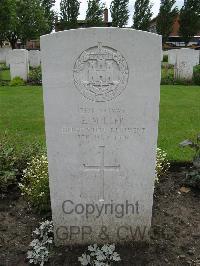 Cite Bonjean Military Cemetery Armentieres - Miller, E