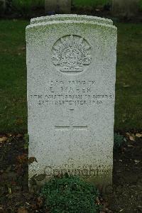 Cite Bonjean Military Cemetery Armentieres - Maher, Leonard