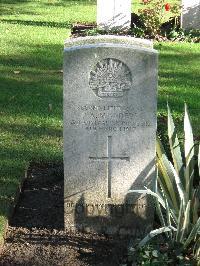 Cite Bonjean Military Cemetery Armentieres - Manders, Frank Arnold