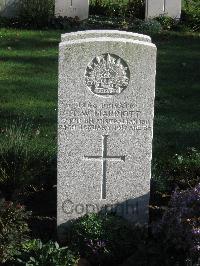 Cite Bonjean Military Cemetery Armentieres - Marriott, Thomas William