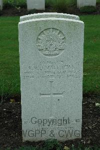 Cite Bonjean Military Cemetery Armentieres - Matthews, Karl Maynard Delahunt