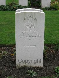 Cite Bonjean Military Cemetery Armentieres - McEwan, J