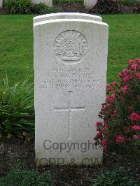 Cite Bonjean Military Cemetery Armentieres - McIntyre, Cecil Gladstone