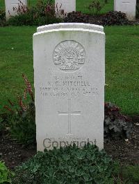 Cite Bonjean Military Cemetery Armentieres - Mitchell, Robert George