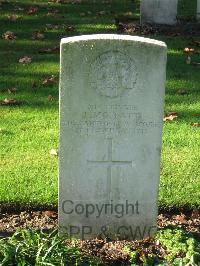 Cite Bonjean Military Cemetery Armentieres - Moffatt, J