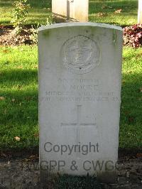 Cite Bonjean Military Cemetery Armentieres - Moore, Alfred