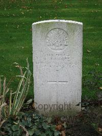 Cite Bonjean Military Cemetery Armentieres - Moore, Cecil James