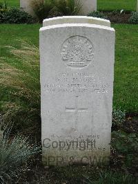 Cite Bonjean Military Cemetery Armentieres - Moore, Frank Robert