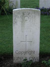 Cite Bonjean Military Cemetery Armentieres - Munn, A