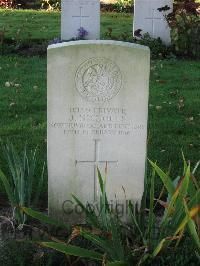 Cite Bonjean Military Cemetery Armentieres - Nicholls, J